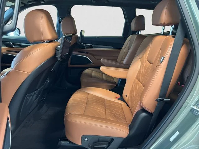 Used 2025 Green Kia SX-Prestige X-Line image 14