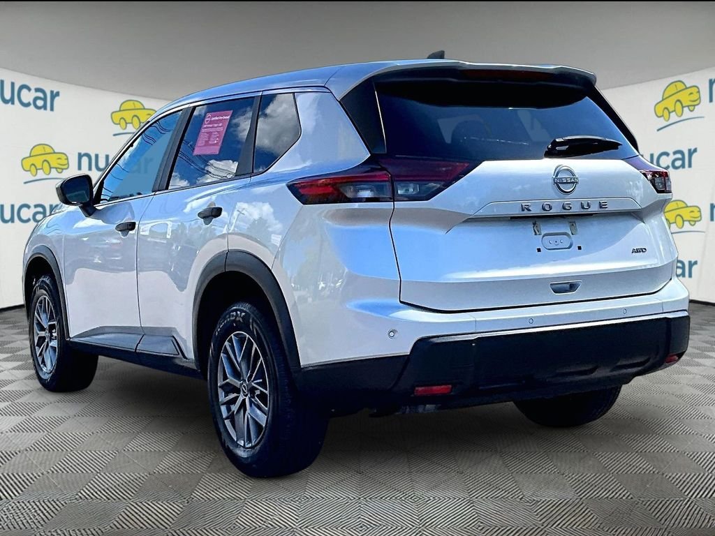 Certified Used 2024 Silver Nissan S image 4