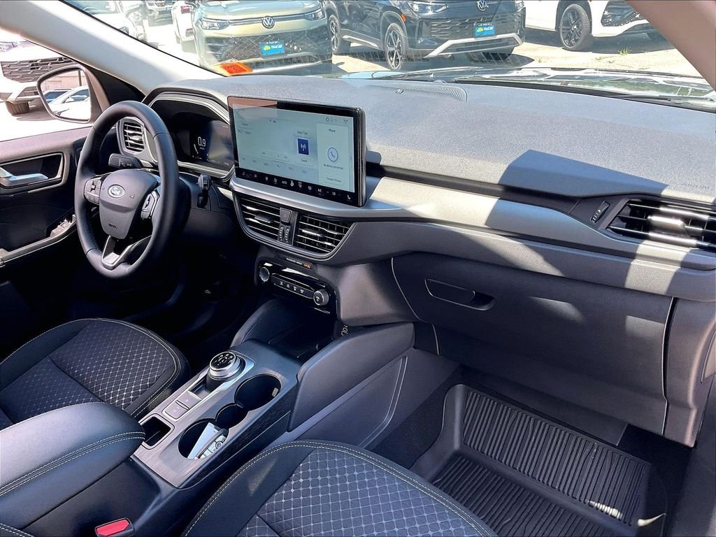 Used 2025 Carbonized Gray Metallic Ford Active image 13