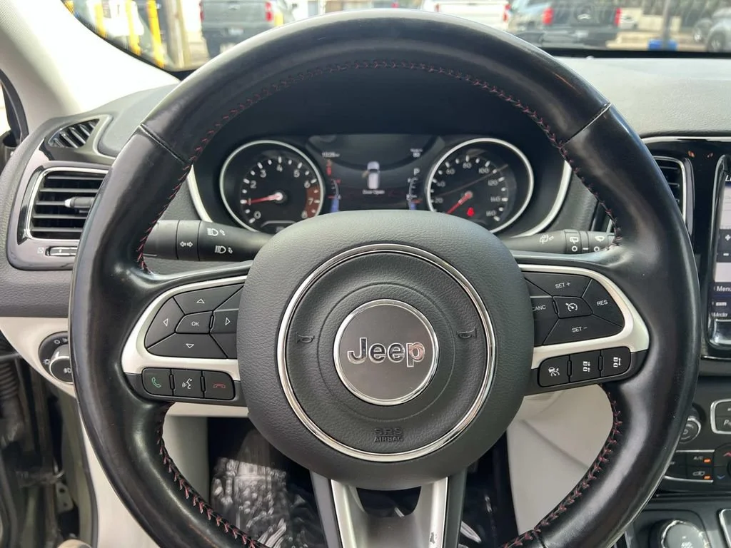 Used 2021 Green Jeep Limited image 15