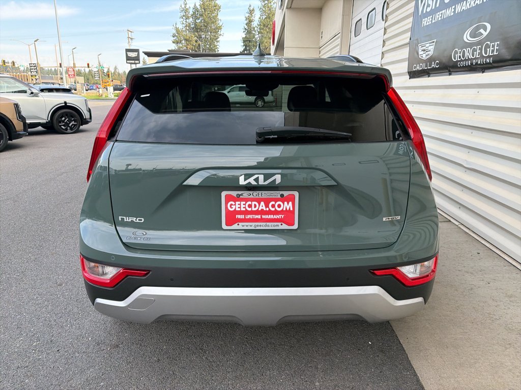Used 2023 Cityscape Green Kia EX image 5