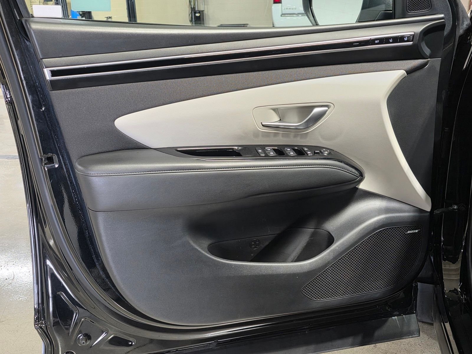 Used 2023 Phantom Black Hyundai Limited image 20