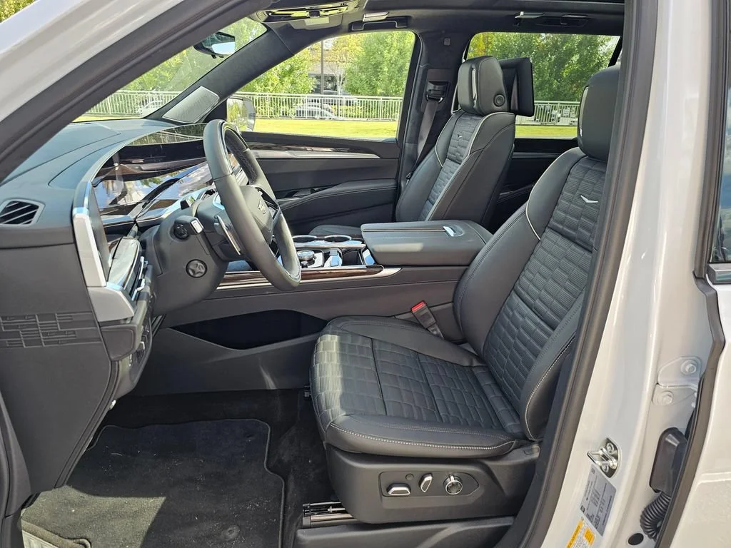 New 2026 Vibrant White Tricoat Cadillac Platinum Sport image 23