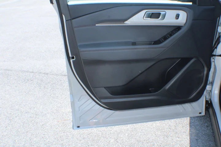Used 2025 White Ford Active image 6