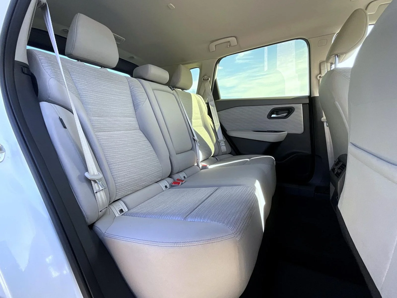 Used 2023 White Nissan SV image 22
