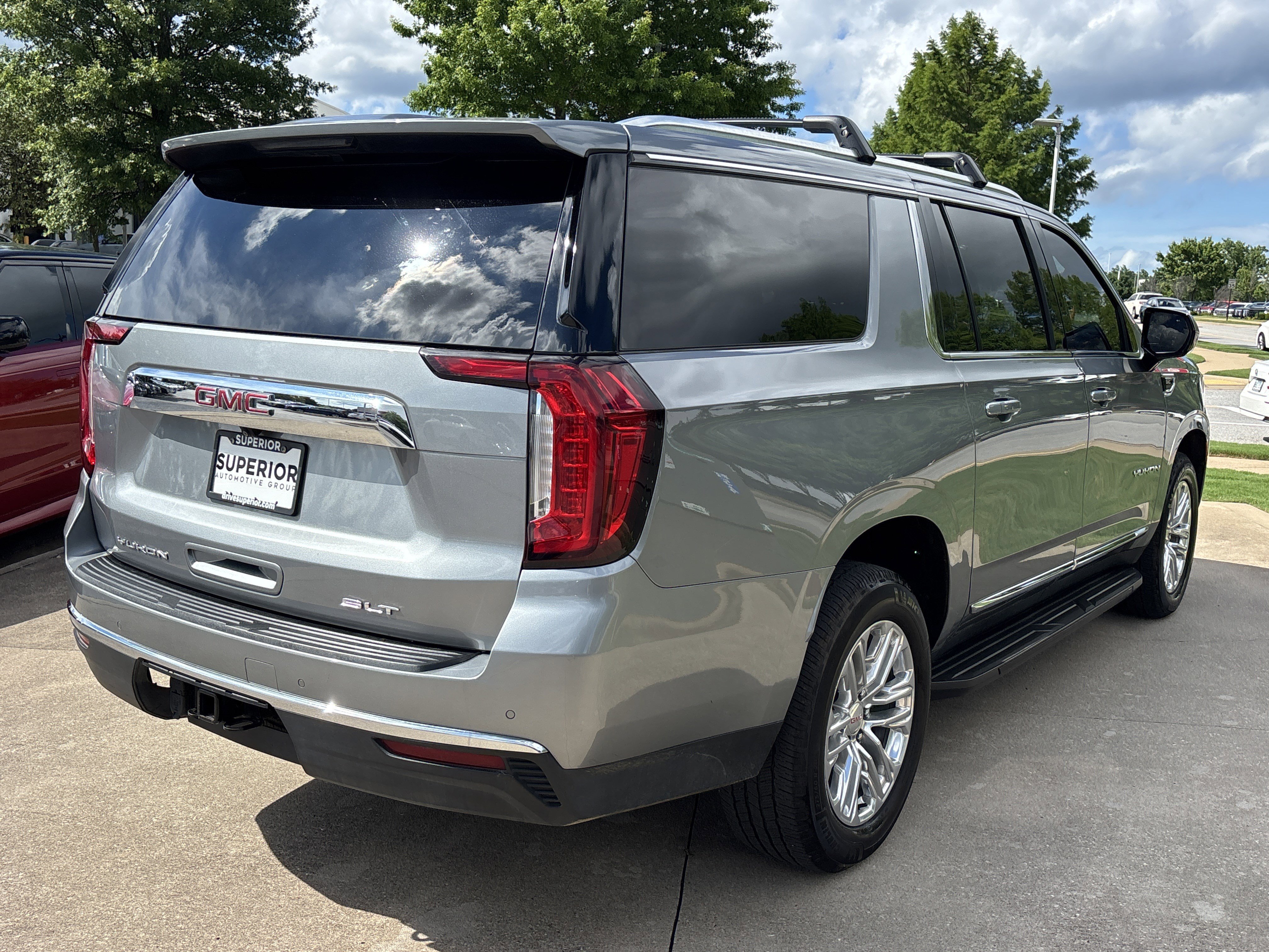 Used 2023 Sterling Metallic GMC SLT 4WD image 3