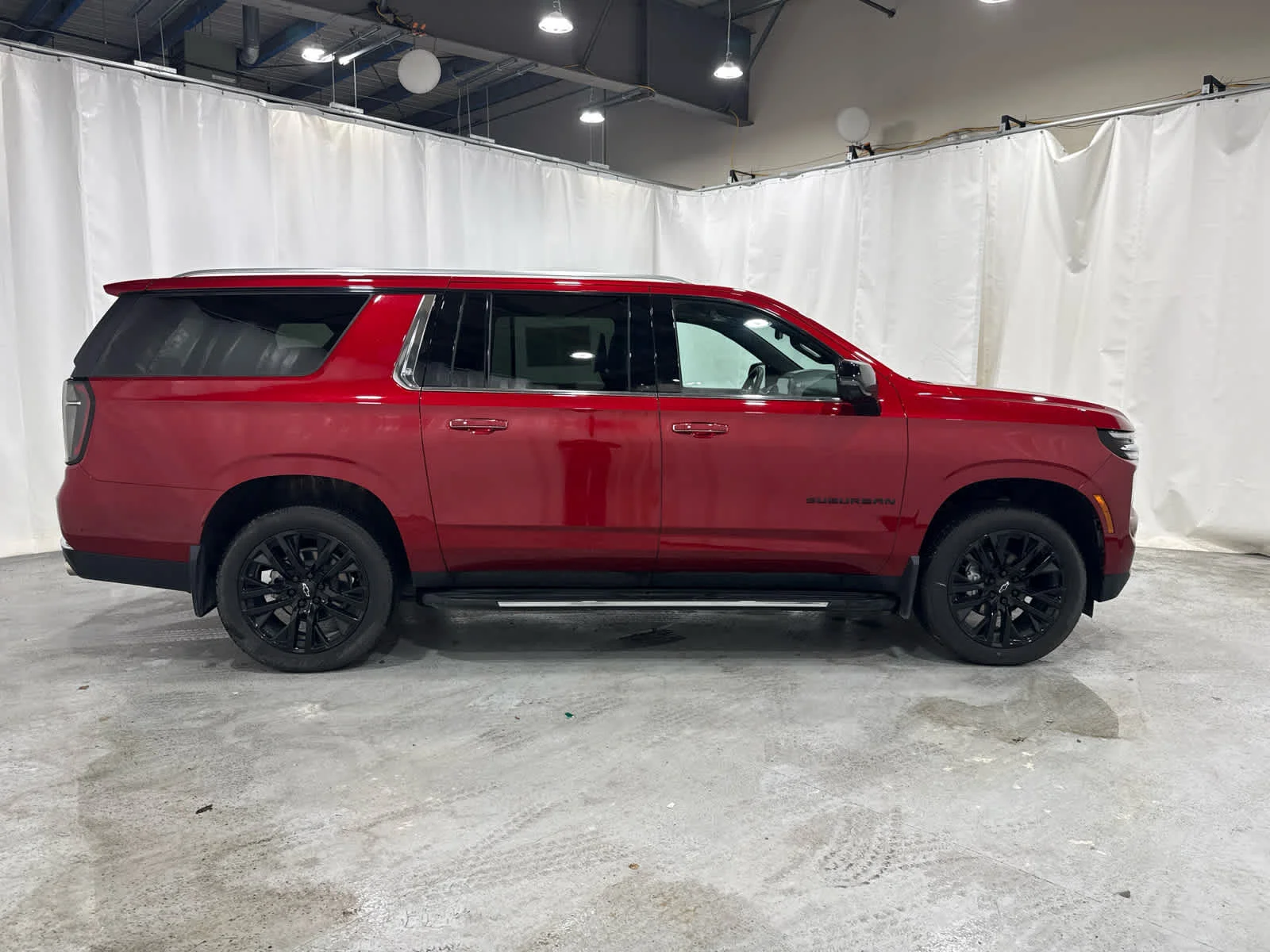 2025 Chevrolet Suburban Premier - Photo 6