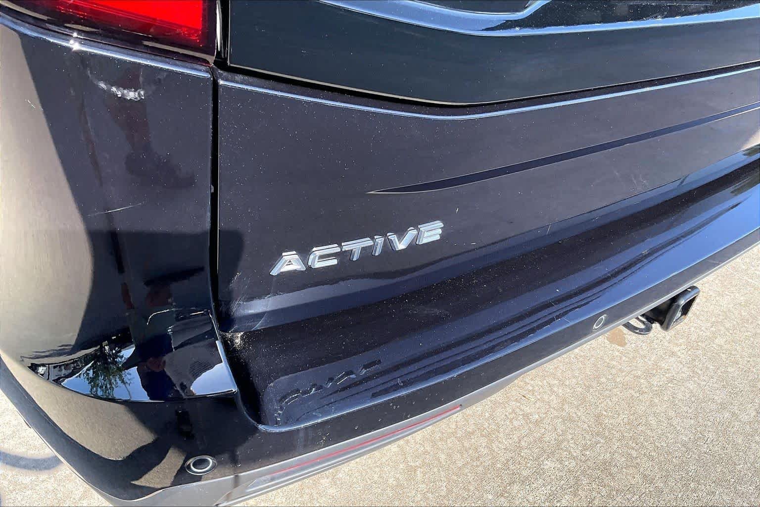 Used 2025 Agate Black Metallic Ford Active image 10