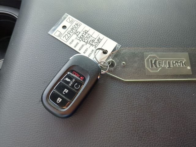 Used 2025 Lunar Silver Metallic Honda TrailSport image 3