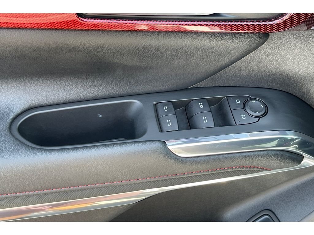 Used 2025 Iridescent Pearl Tricoat Chevrolet AWD Z71 image 12