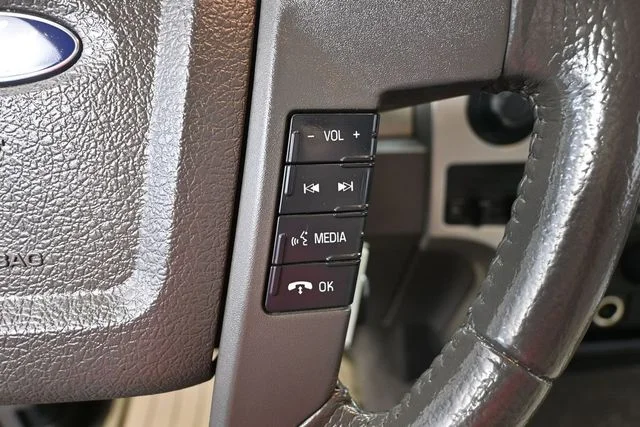 Used 2010  Ford XLT image 21