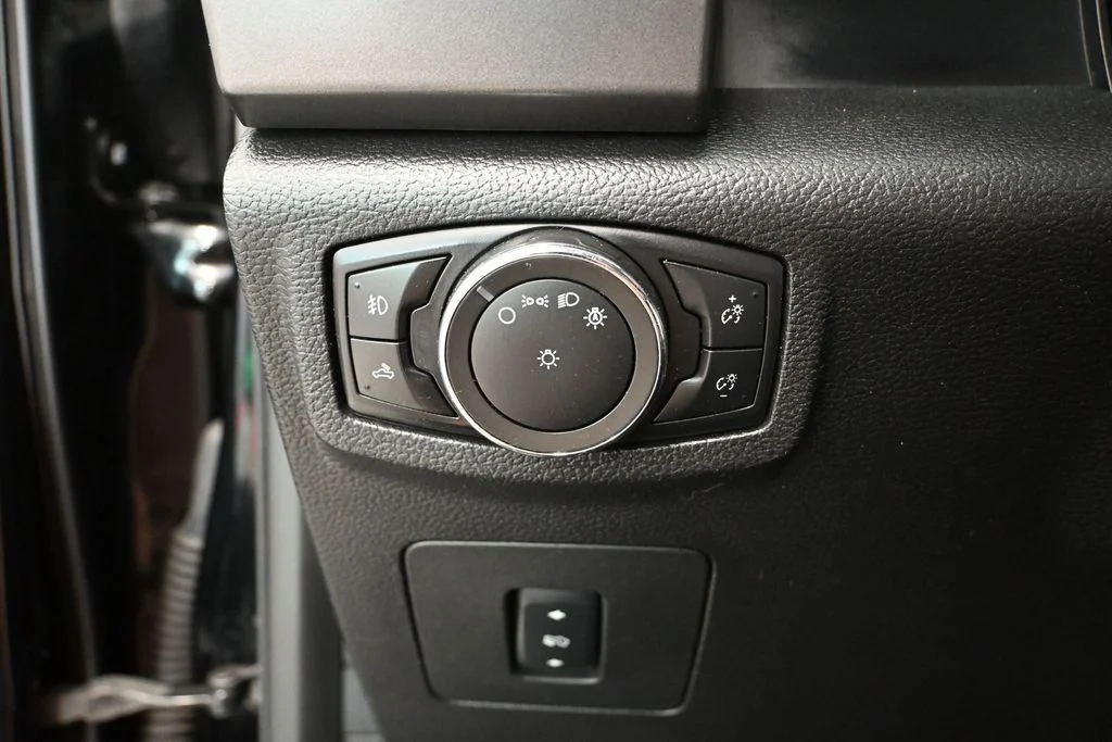 Used 2016 Black Ford XLT image 34