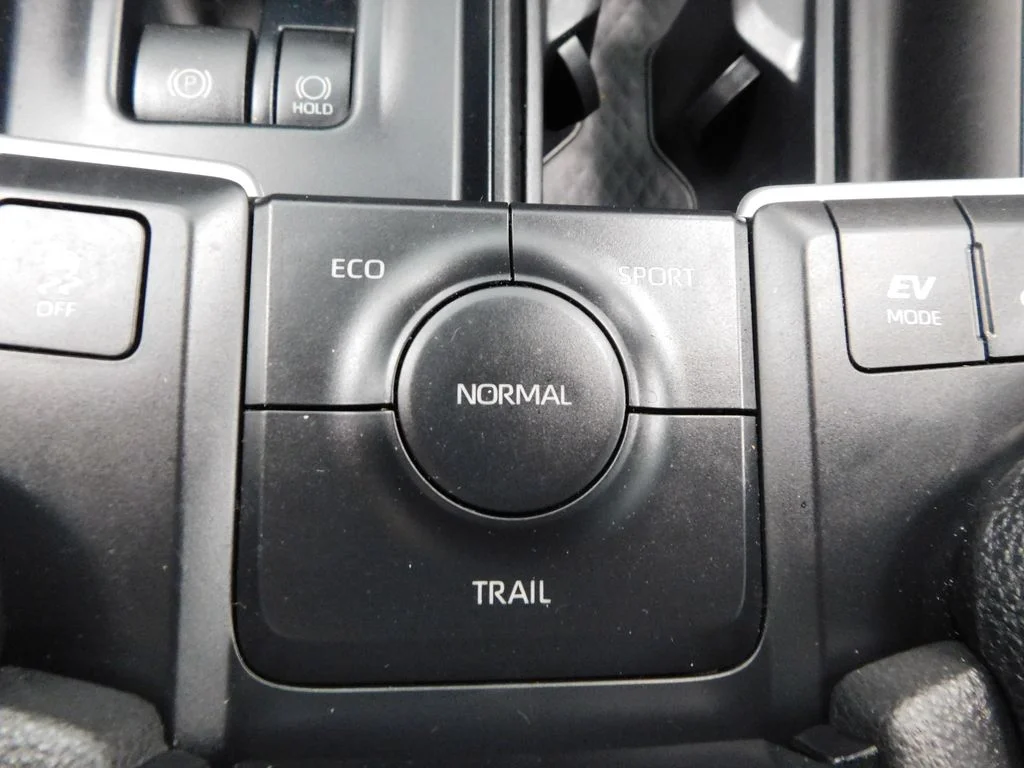Used 2024 Cream Toyota XLE image 35