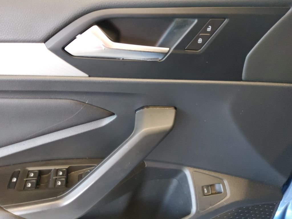 Used 2019  Volkswagen 1.4T S image 12
