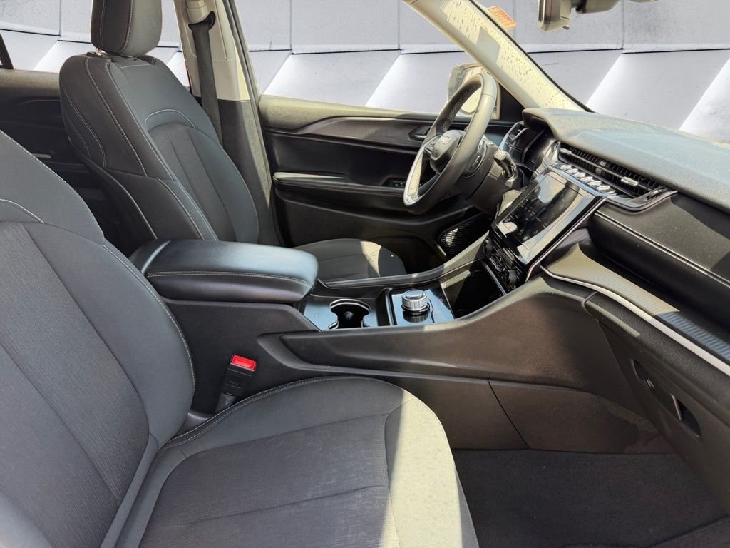 Used 2023 White Jeep Laredo image 20