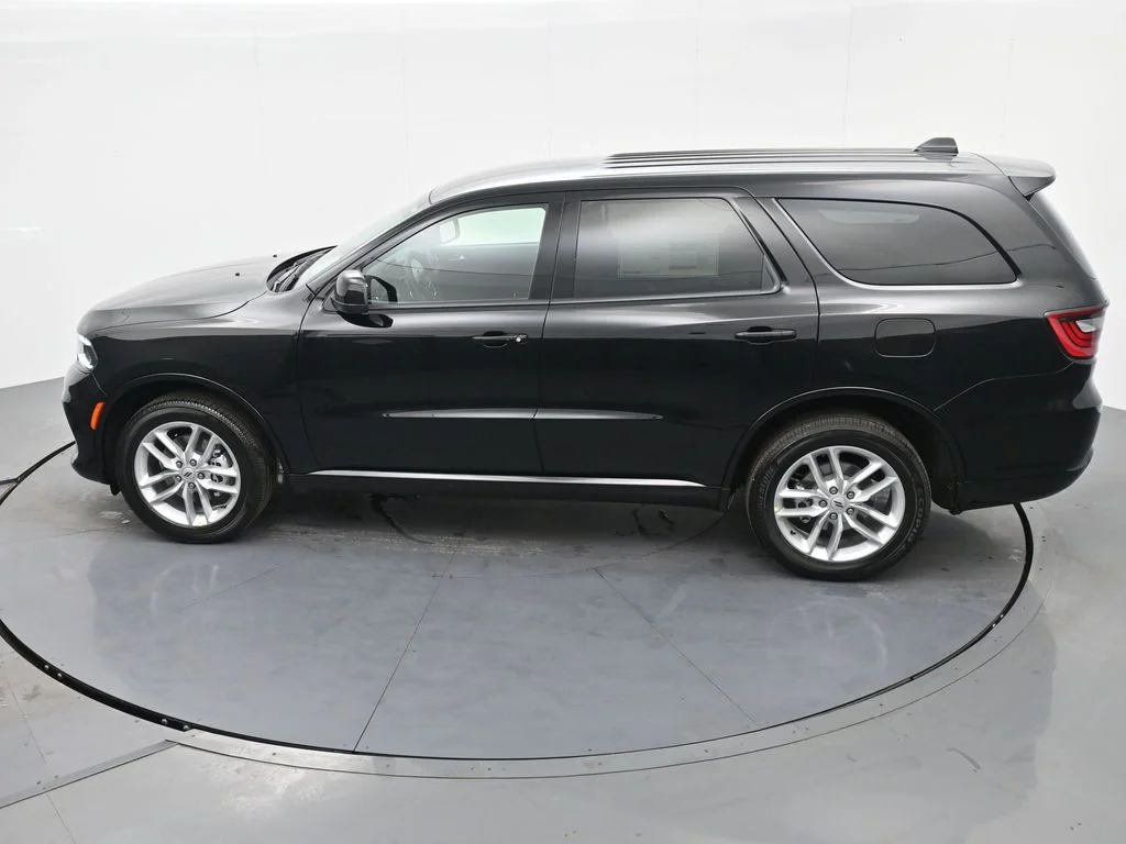 New 2026 Diamond Black Clear-Coat Exterior Paint Dodge GT image 32