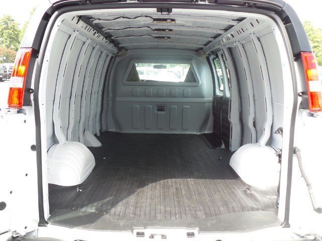 Used 2016 SUMMIT WHITE GMC Work Van image 5
