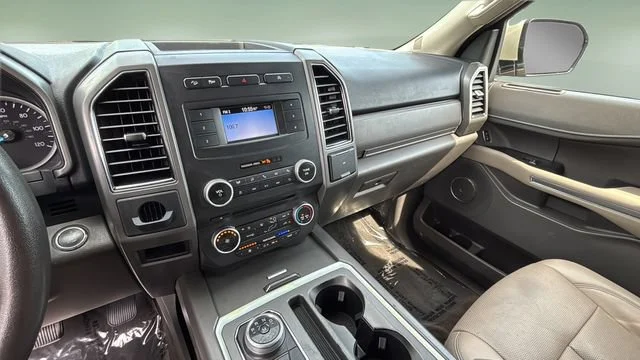 Used 2018 Gold Ford XLT image 24
