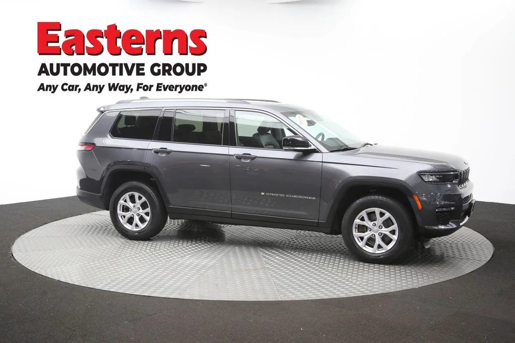 Used 2022 Gray Jeep Limited image 51