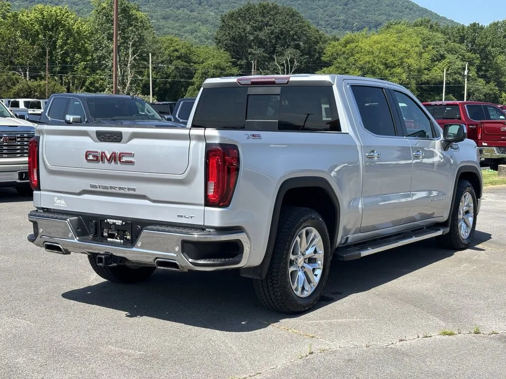 Used 2022 Quicksilver Metallic GMC SLT image 12