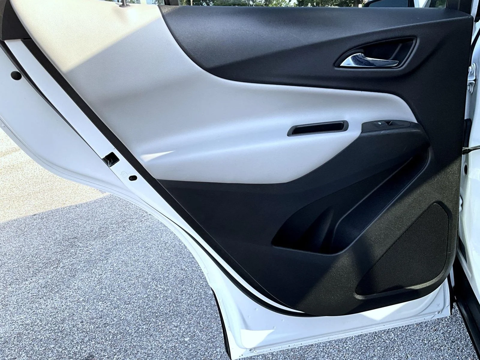 Used 2021 White Chevrolet LS image 23
