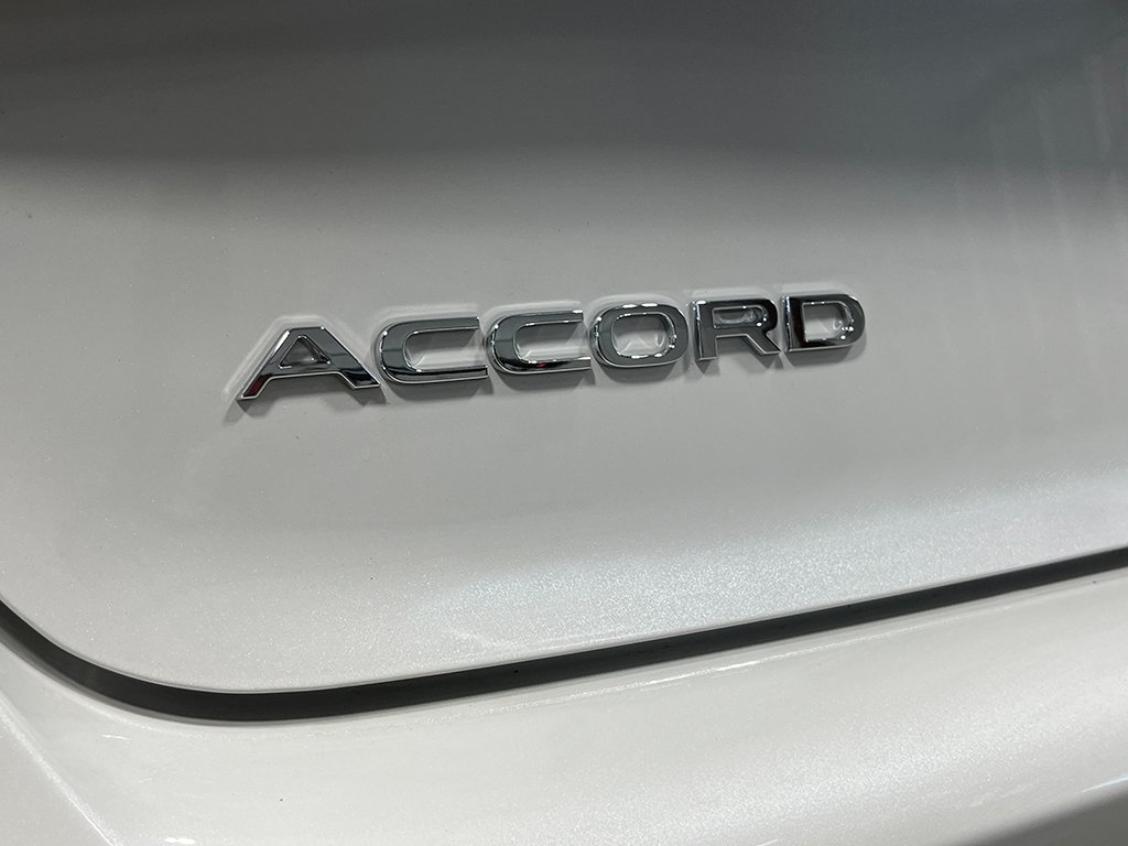 New 2026 Platinum White Pearl Honda Touring image 9