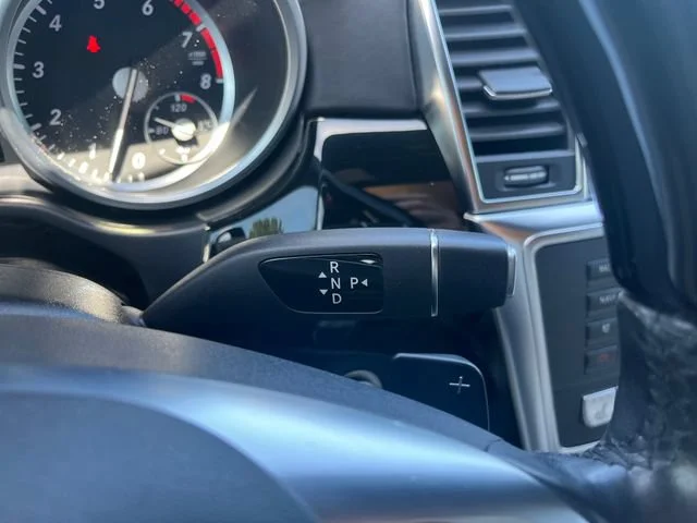 Used 2016 Obsidian Black Metallic Mercedes-Benz GL 550 image 29