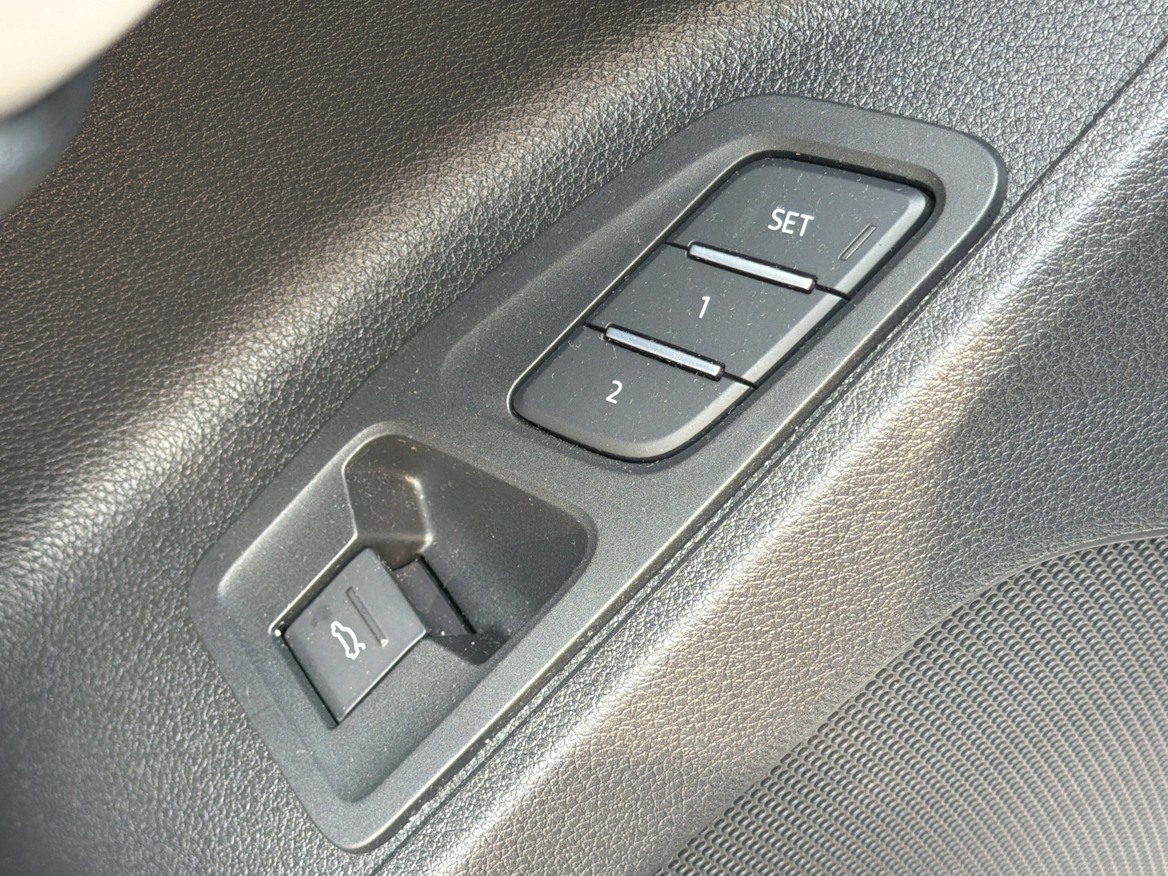 Used 2022 White Audi S line Premium image 15
