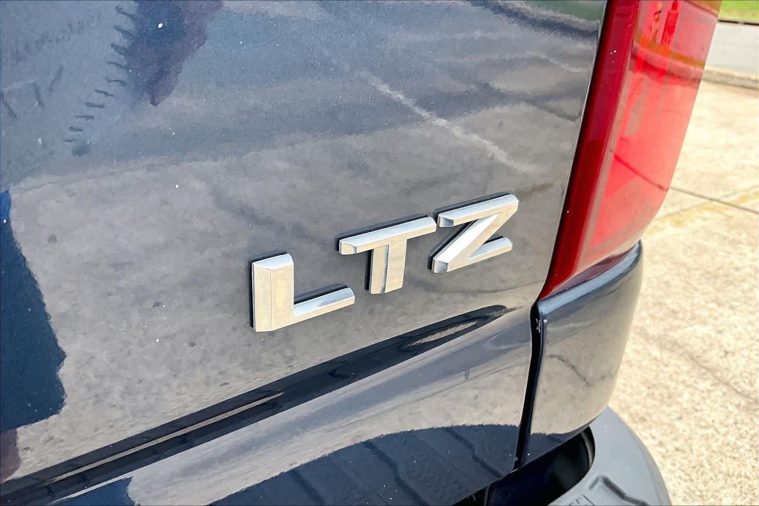 Used 2021 Northsky Blue Metallic Chevrolet LTZ image 10