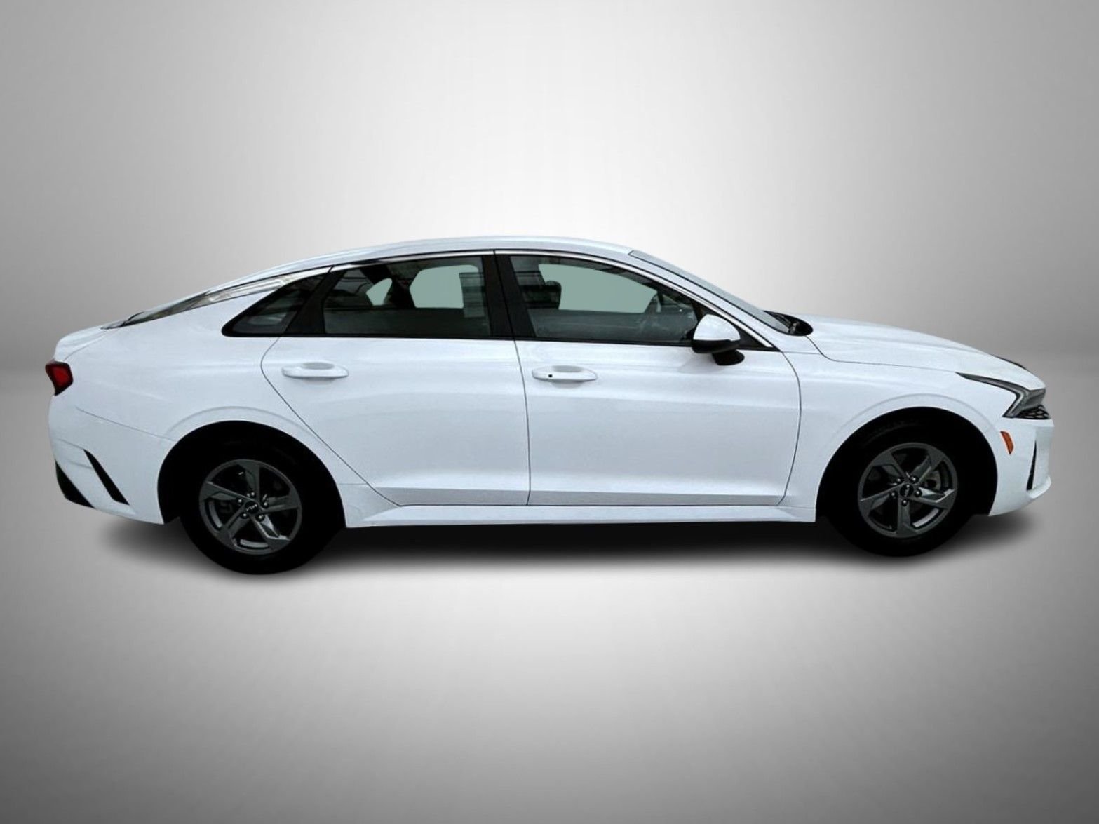 Used 2023 White Kia LXS image 4