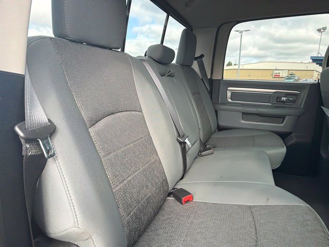 Used 2015 Brilliant Black Crystal Pearlcoat Ram Outdoorsman image 13