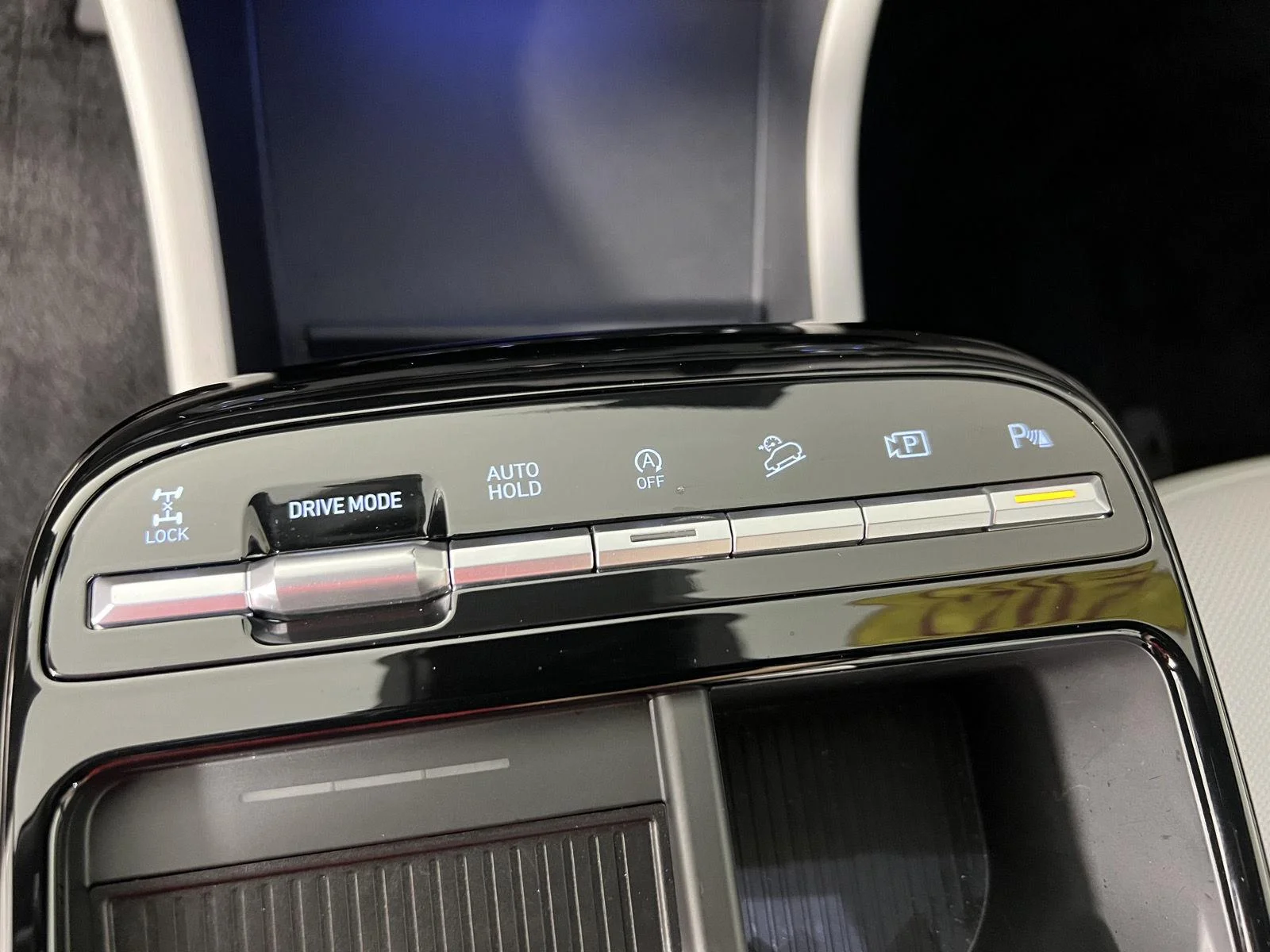 Used 2025 Phantom Black Hyundai Limited image 24