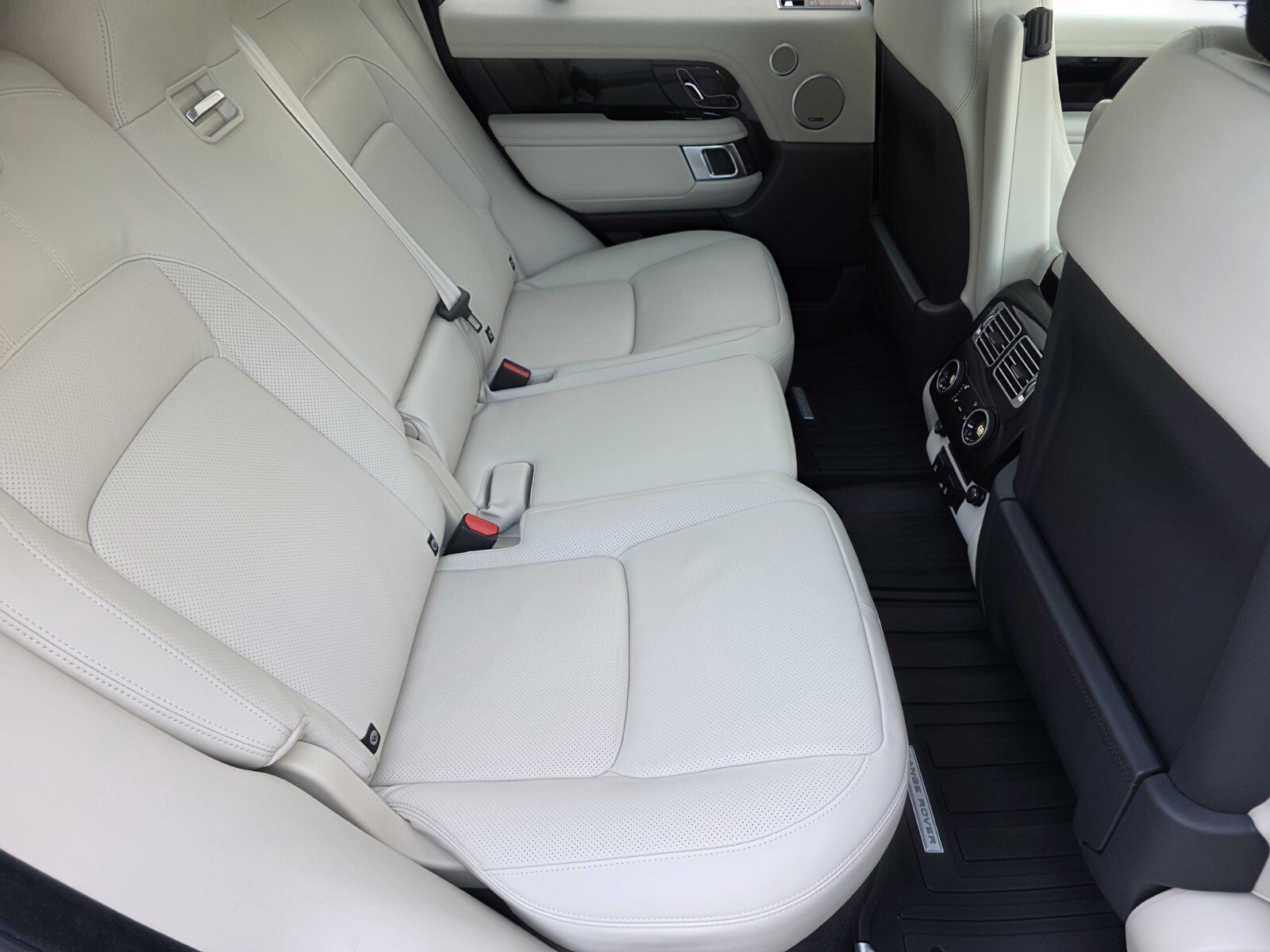 Used 2021 Ivory Land Rover P525 Westminster image 5