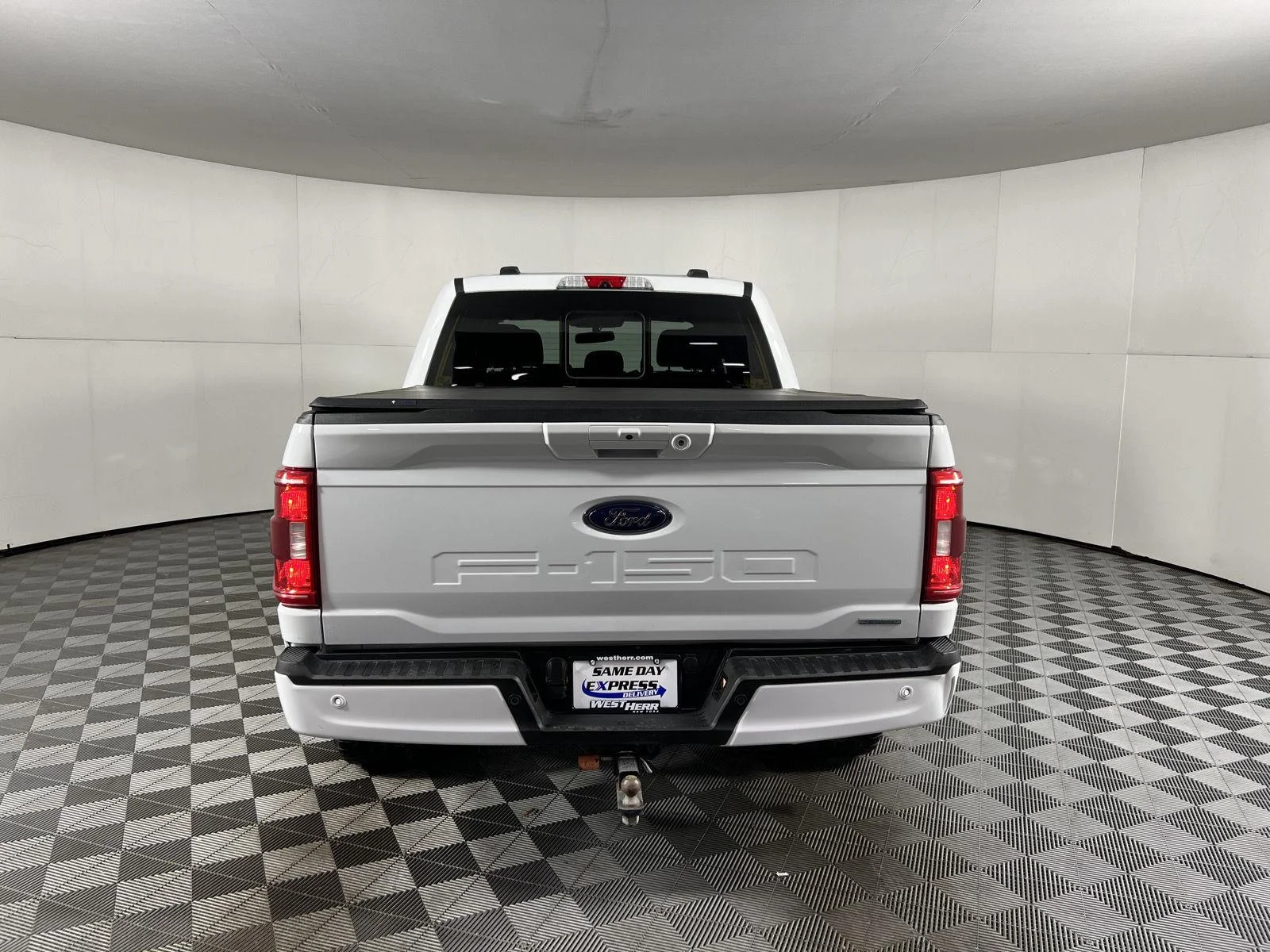 Used 2022 Oxford White Ford XLT image 6
