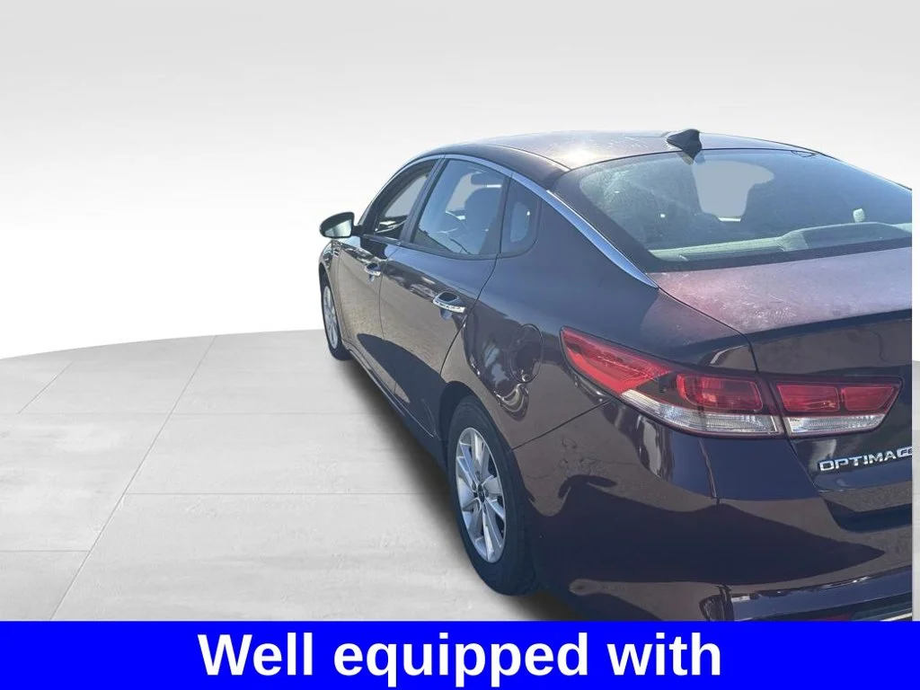 Used 2017 Purple Kia LX image 3