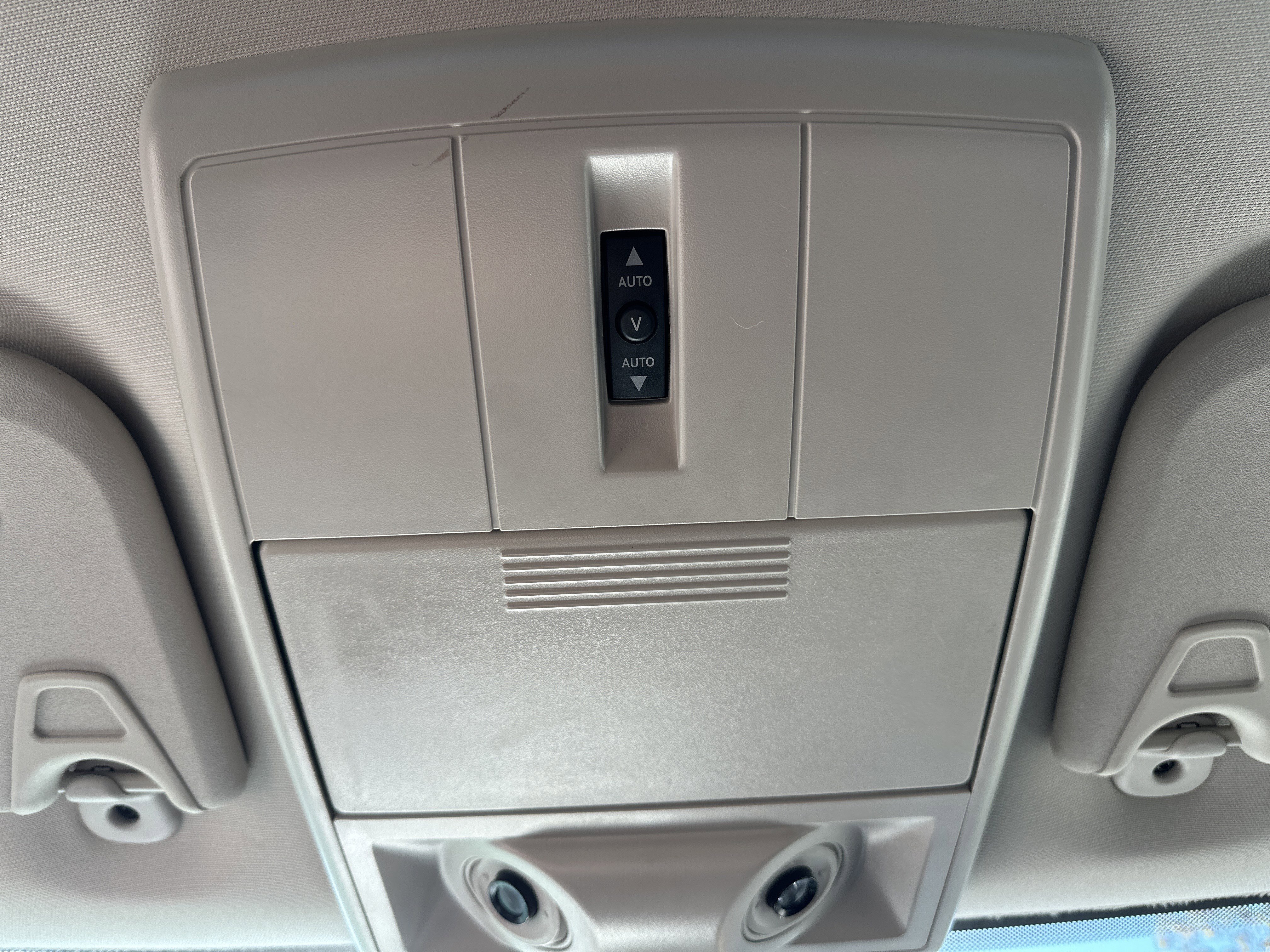 Used 2020 Vice White Dodge Crossroad image 31