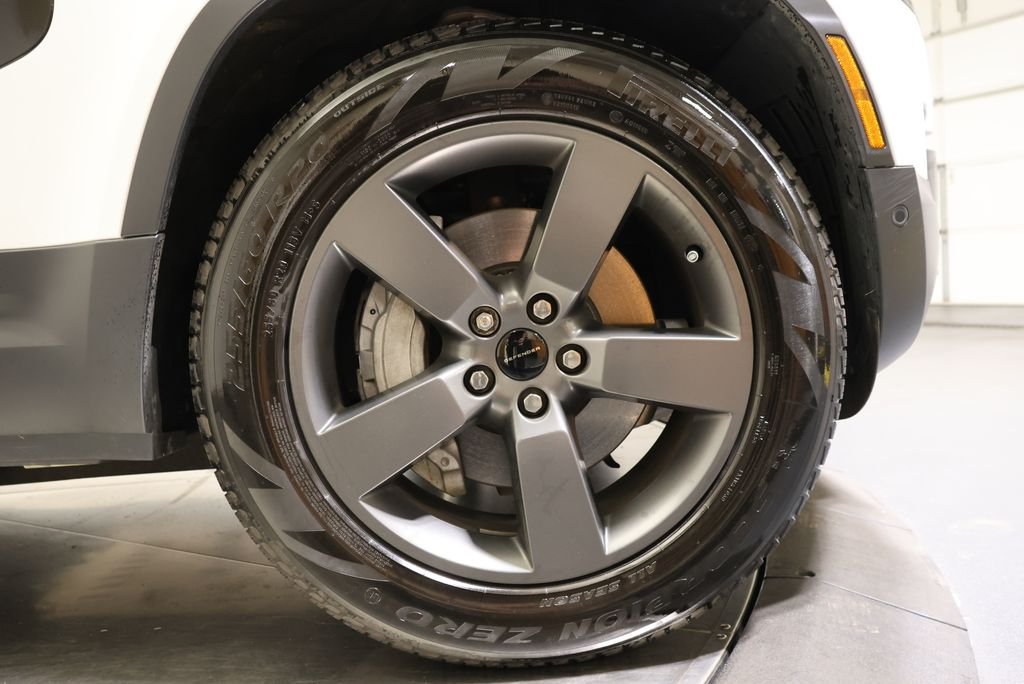 Used 2026 Fuji White Land Rover S image 12