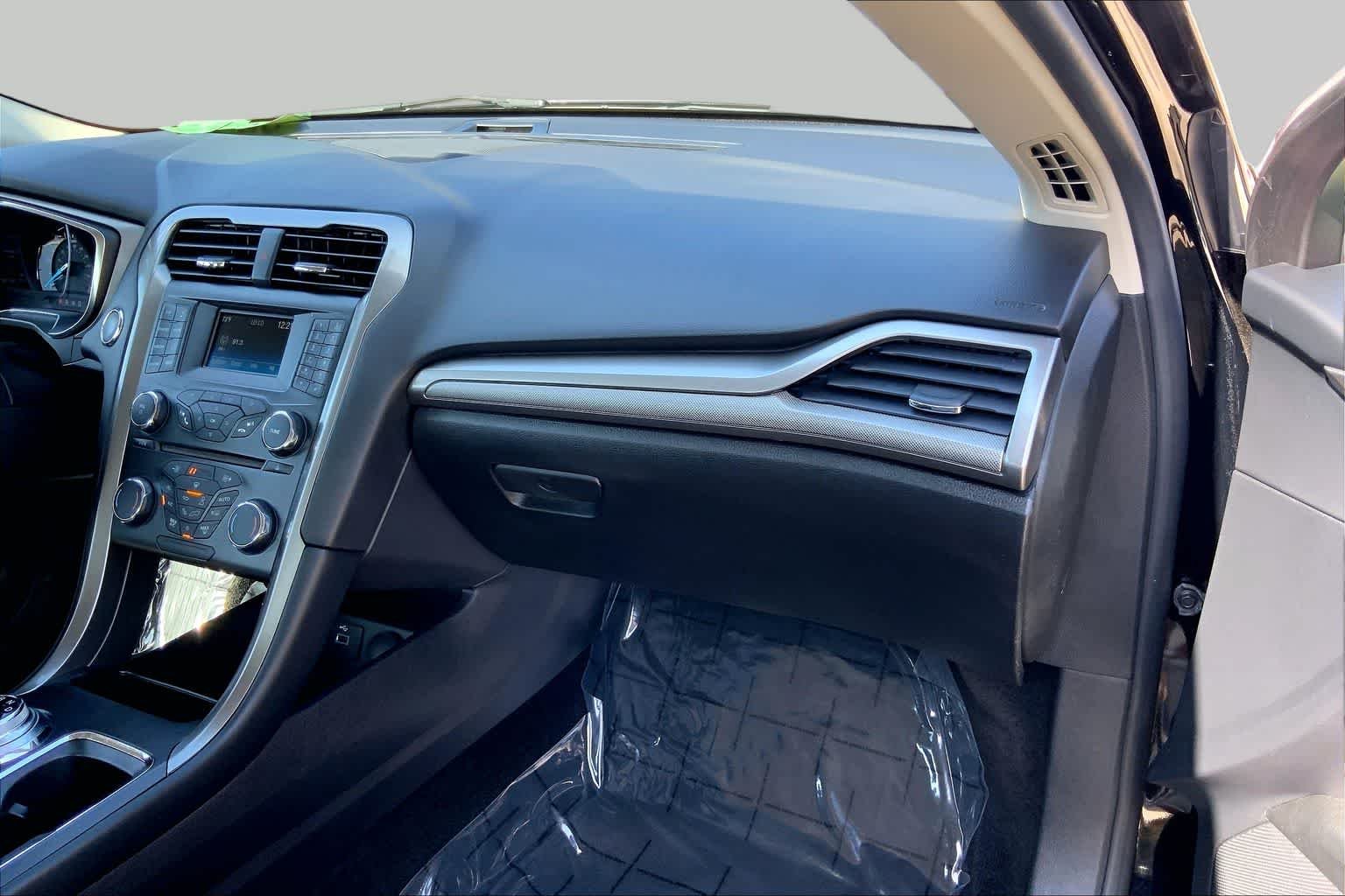 Used 2018 Shadow Black Ford S image 18