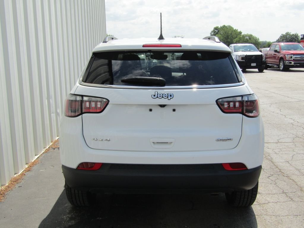 Used 2024 White Jeep Latitude image 4