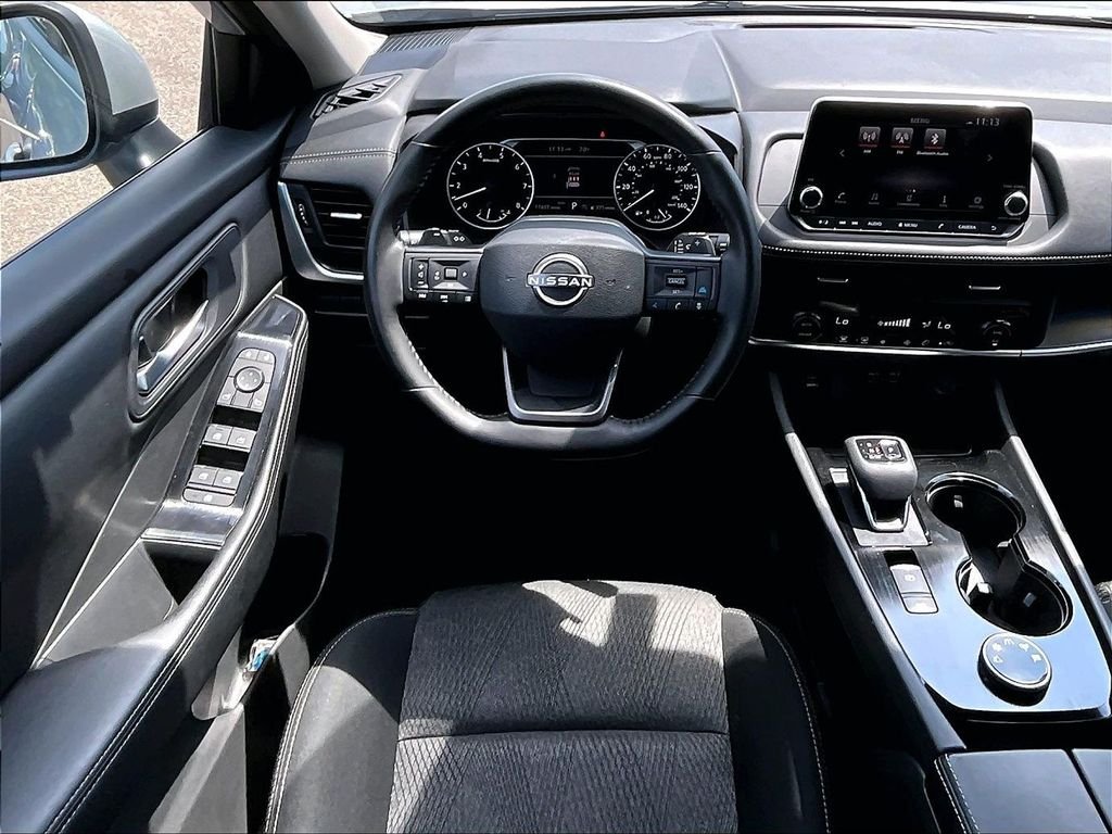 Used 2025 Silver Nissan SV image 17