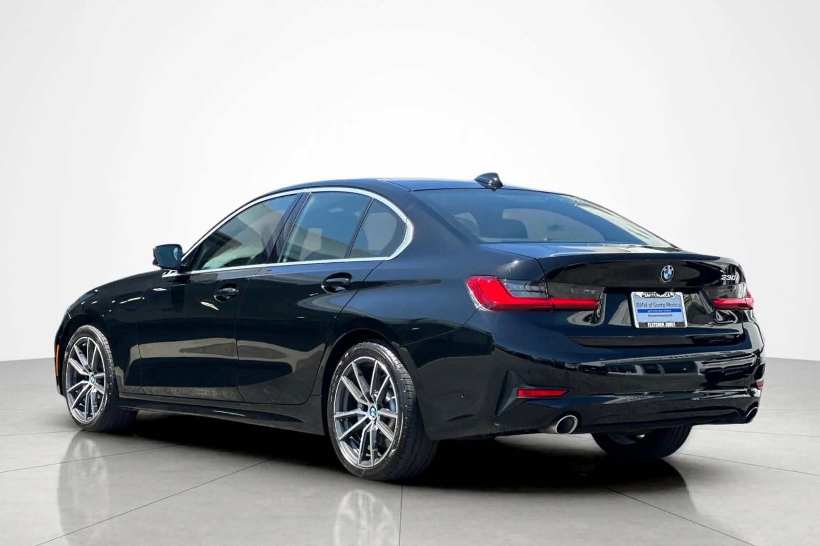 Used 2021 Jet Black BMW 330i image 3