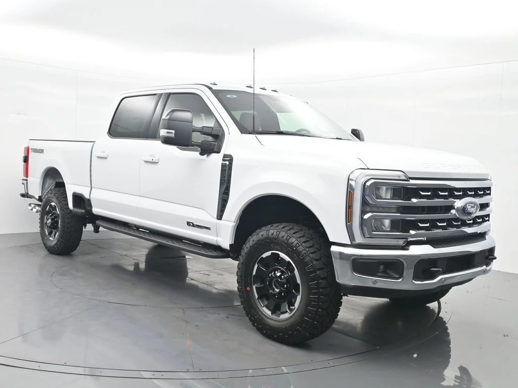 New 2026 Oxford White Ford F-250® Lariat® image 4