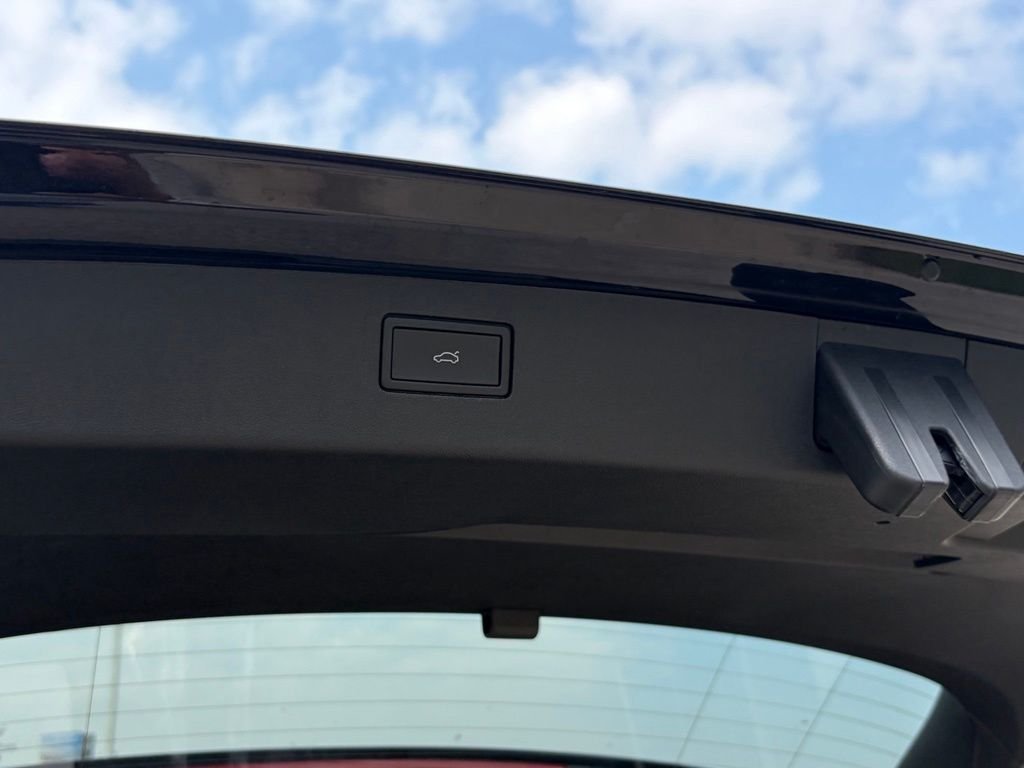 New 2026 Deep Black Pearl Volkswagen 2.0T SE image 24