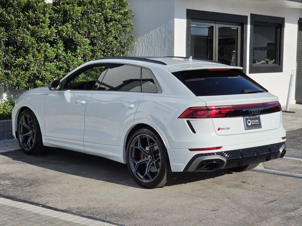 Used 2025 Carrara White Audi 4.0T image 3