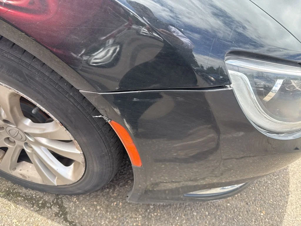Used 2016 Black Chrysler Limited image 2