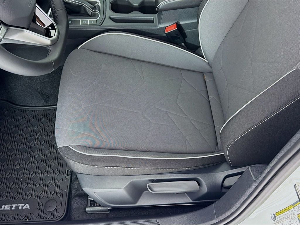 2026 Volkswagen Jetta Sport - Photo 18