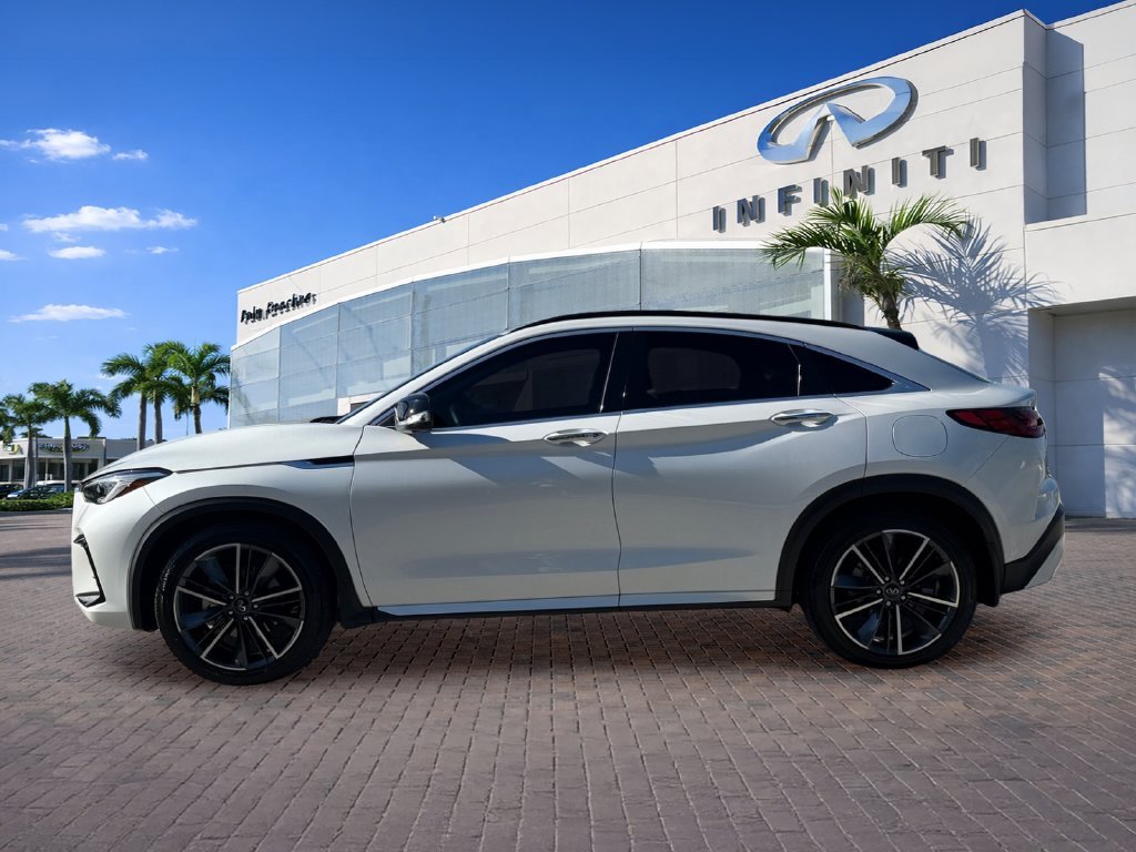 Used 2025 White INFINITI ESSENTIAL image 4