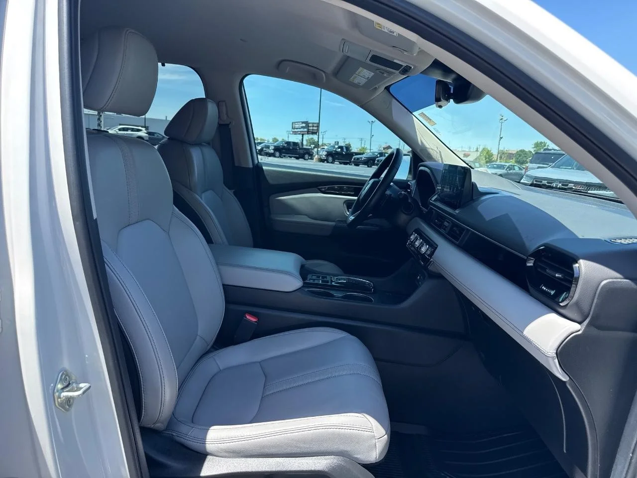 Certified Used 2025 Platinum White Pearl Honda AWD EX-L image 19