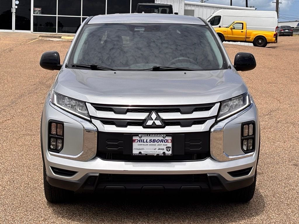 Used 2026 Silver Mitsubishi  image 9