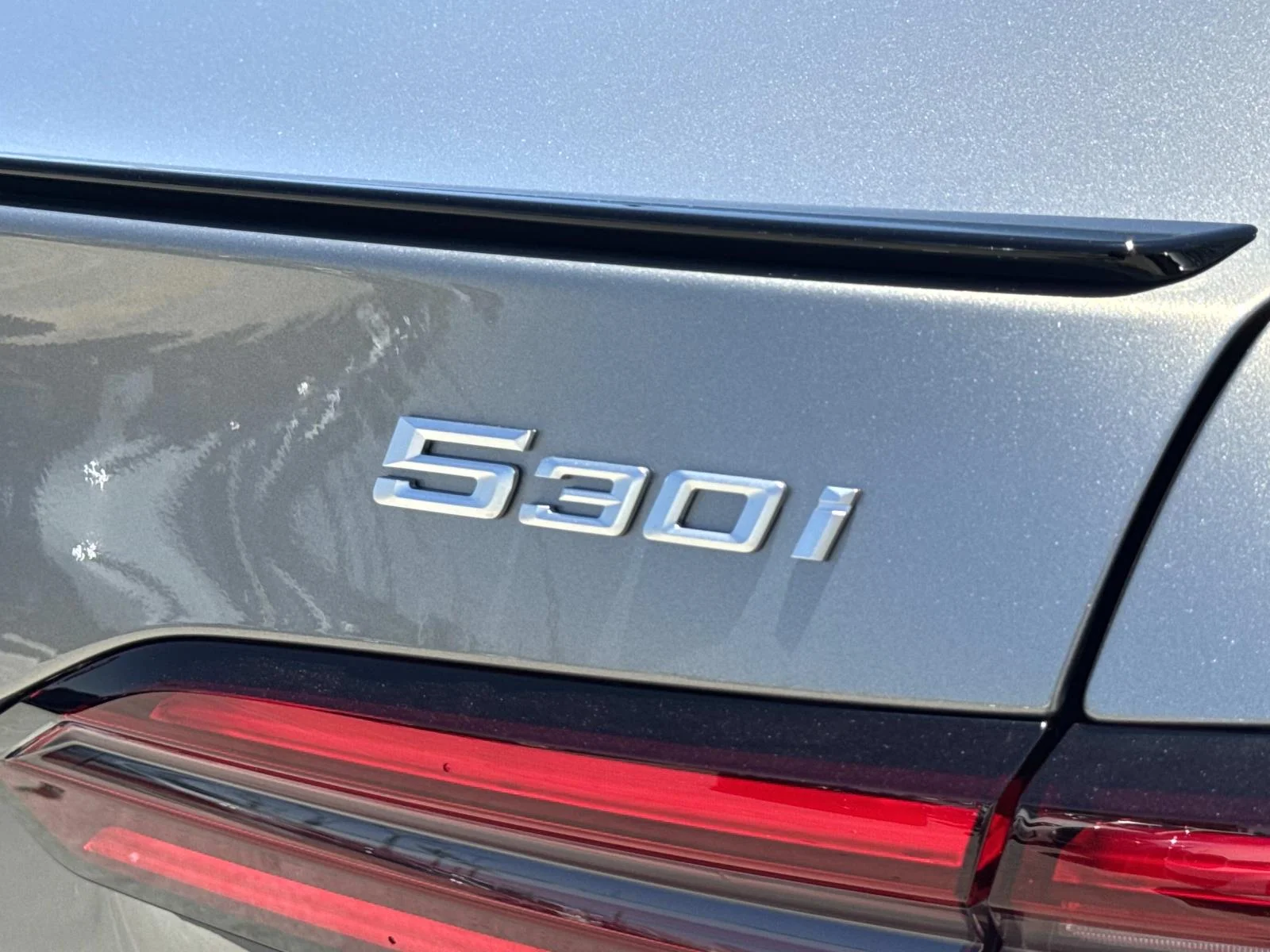 New 2027 Oxide Grey Metallic BMW 530i Sedan image 7